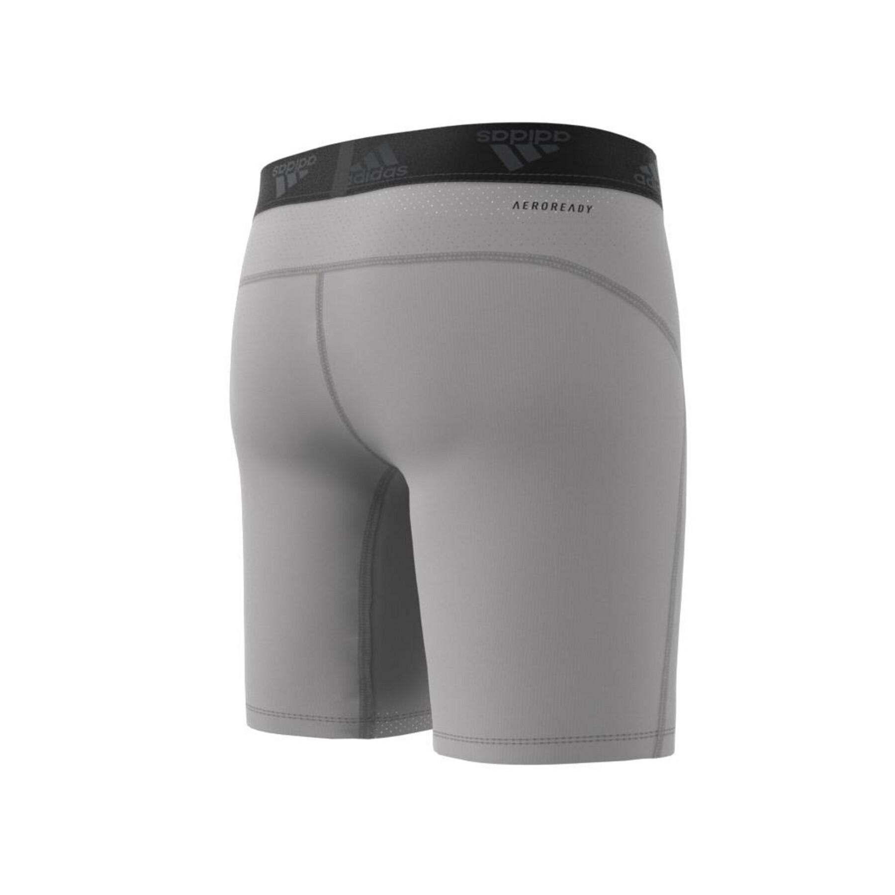 Pantalones cortos adidas Techfit