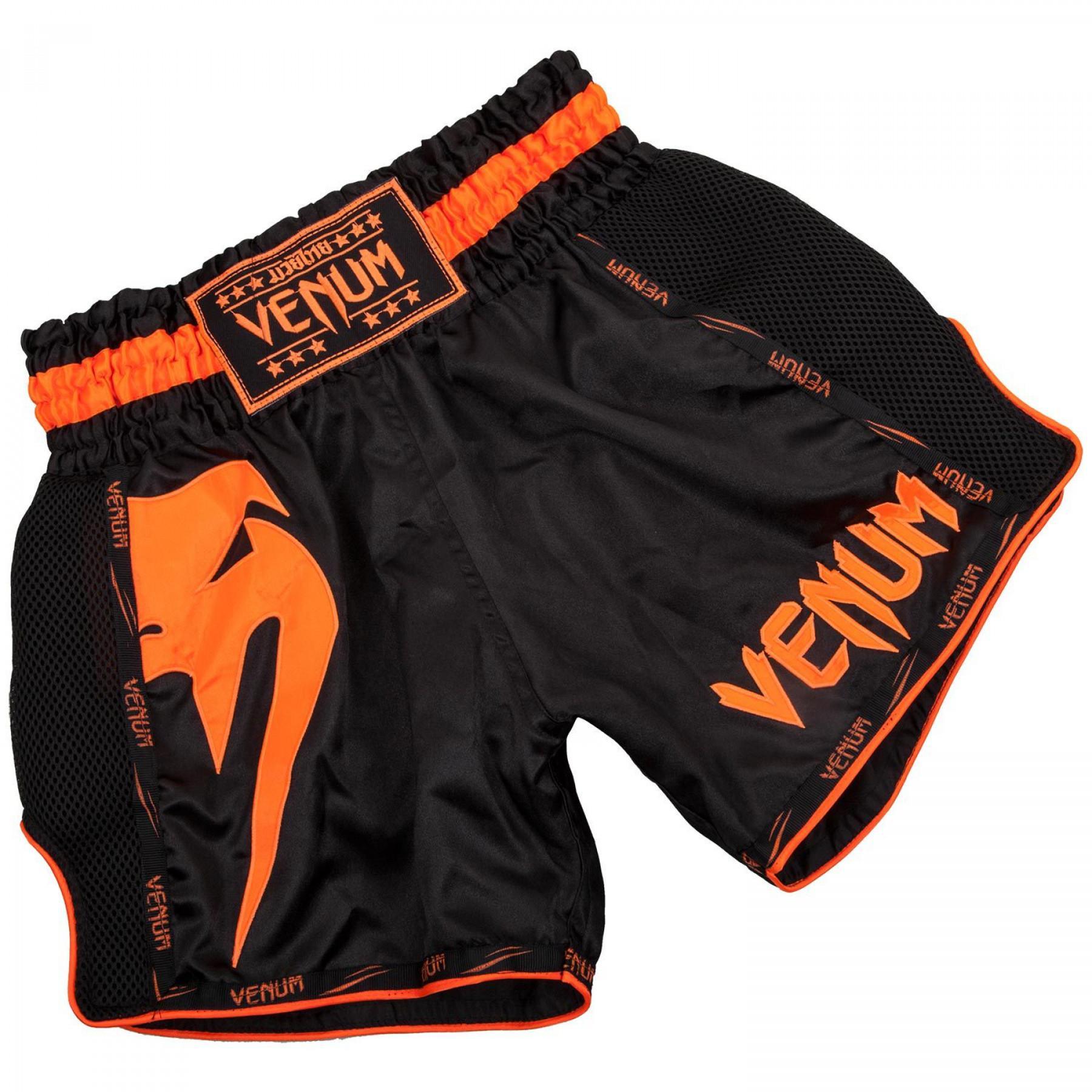 Pantalón corto Muay Thai Venum Giant